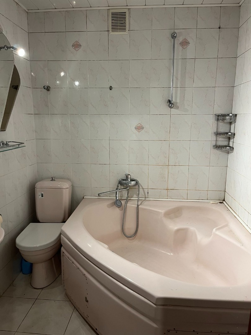продажа трехкомнатной квартиры номер A-173229 в Приморском районе, фото номер 17